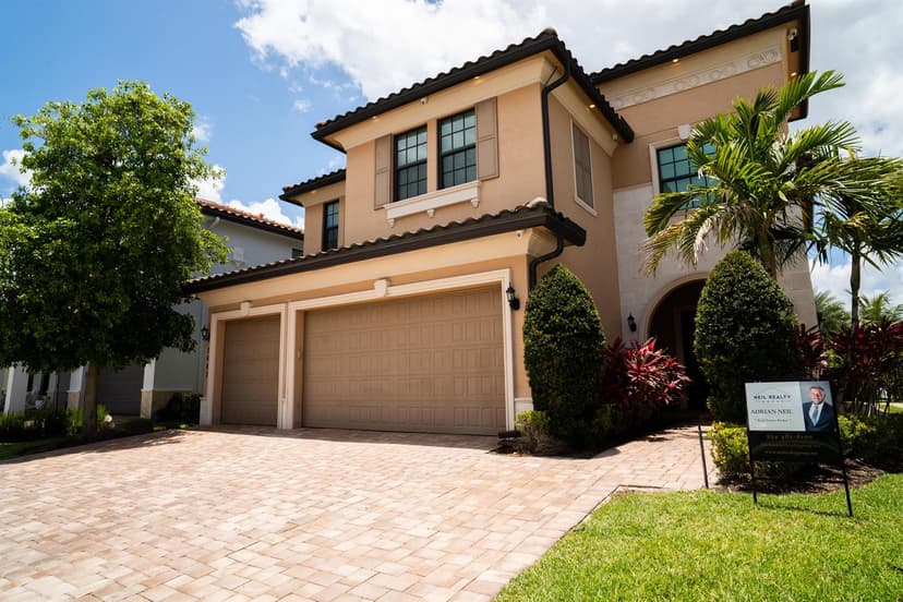 8665 E Baypoint Circle, Parkland FL 33076