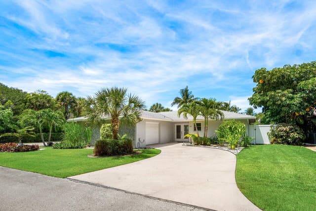 106 Periwinkle Drive, Hypoluxo FL 33462 - Hypoluxo, FL - Photo 2