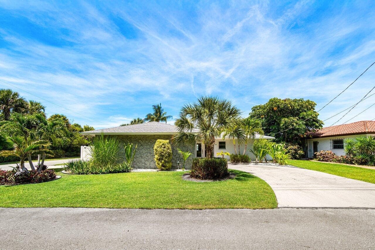 106 Periwinkle Drive, Hypoluxo FL 33462