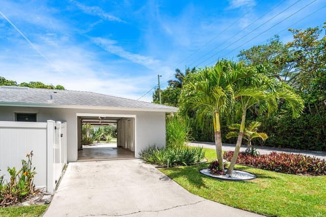 106 Periwinkle Drive, Hypoluxo FL 33462 - Hypoluxo, FL - Photo 5