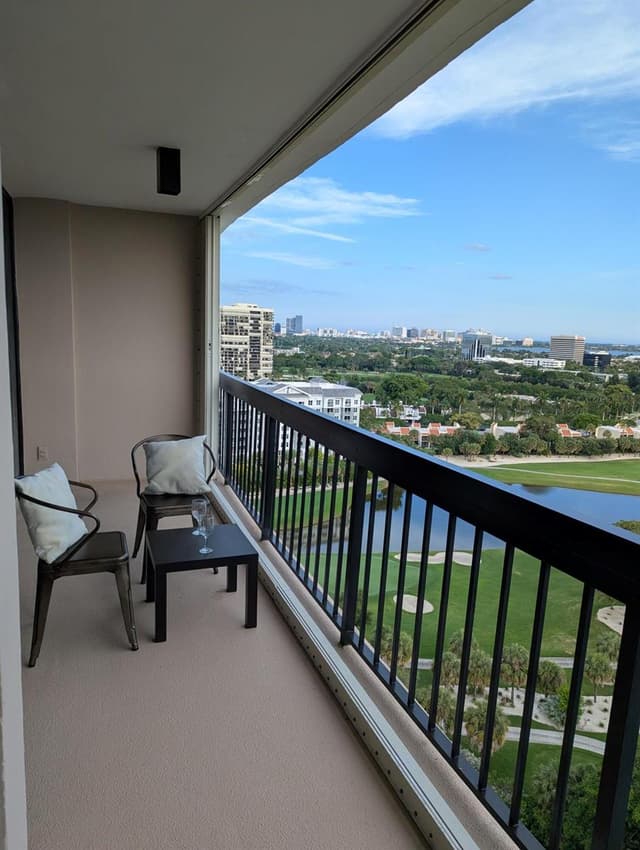 2425 Presidential Way # 1905, West Palm Beach FL 33401 - West Palm Beach, FL - Photo 4