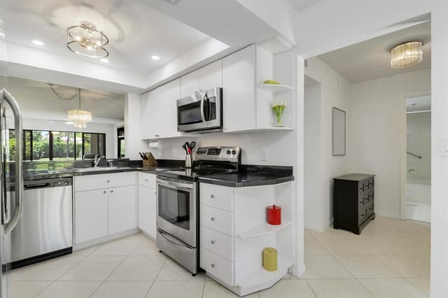 5121 Oak Hill Lane # 412, Delray Beach FL 33484 - Delray Beach, FL - Photo 5