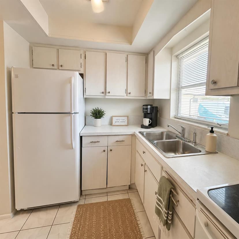 2911 Ashley Dr # J, West Palm Beach FL 33415