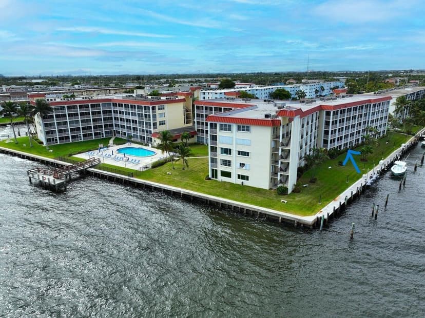 105 Paradise Harbour Boulevard # 108, North Palm Beach FL 33408