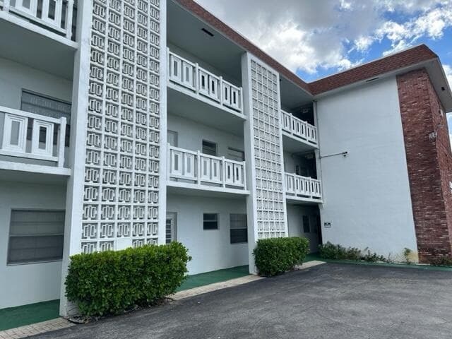 1380 NW 43 Terrace # 306, Lauderhill FL 33313 - Lauderhill, FL - Photo 2