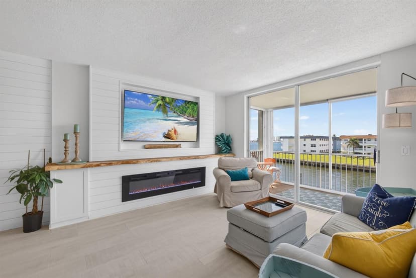 100 Paradise Harbour Boulevard # 307, North Palm Beach FL 33408