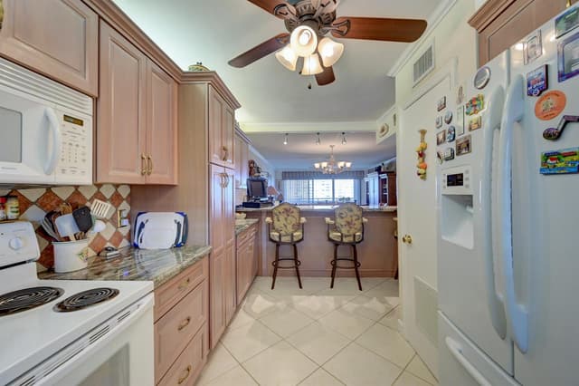 401 Briny Avenue # 708, Pompano Beach FL 33062 - Pompano Beach, FL - Photo 4