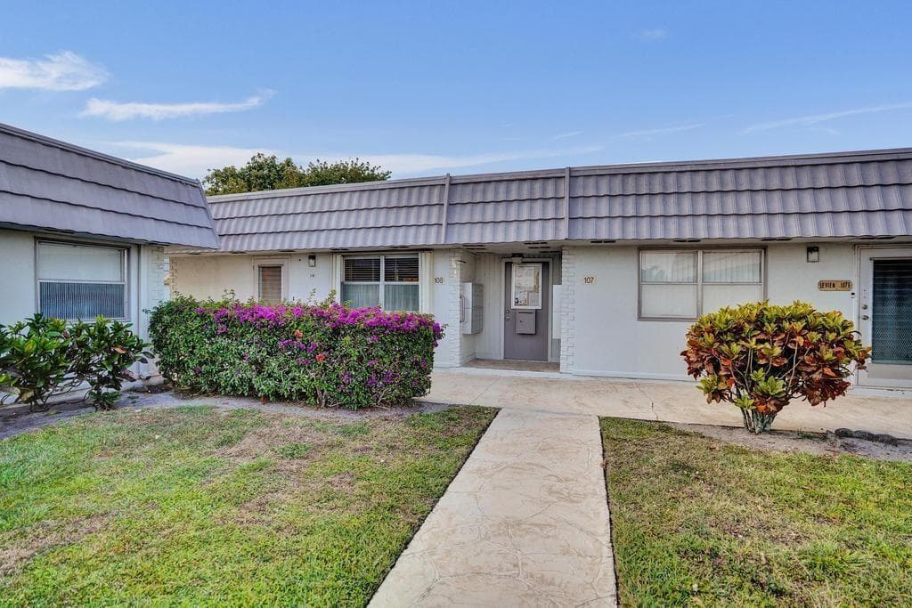 108 Valencia Boulevard # E108, Delray Beach FL 33446 - Delray Beach, FL - Photo 1