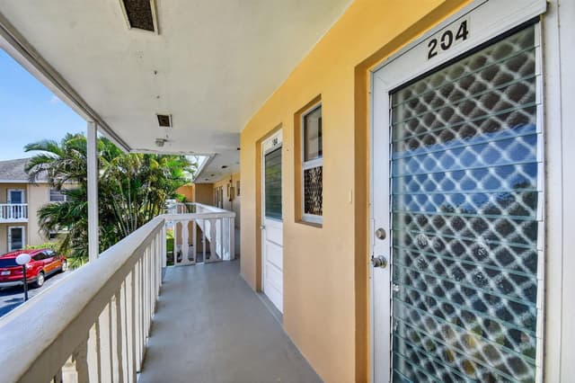 2111 NE 1st Court # 204, Boynton Beach FL 33435 - Boynton Beach, FL - Photo 6