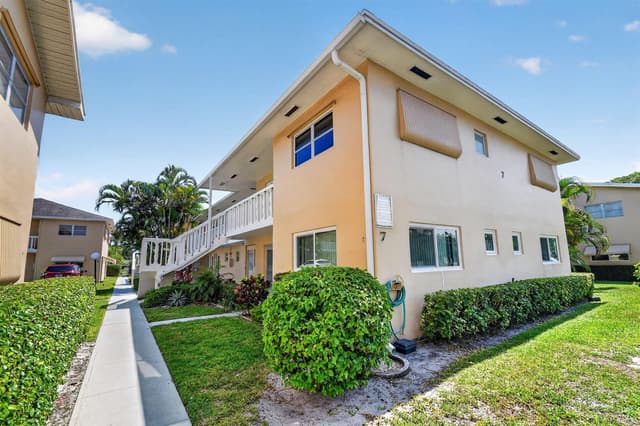 2111 NE 1st Court # 204, Boynton Beach FL 33435 - Boynton Beach, FL - Photo 4
