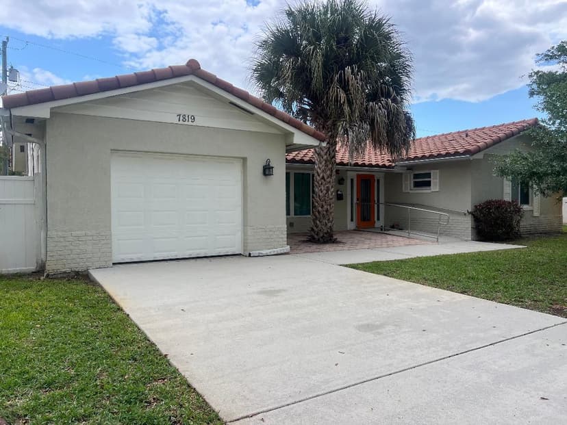 7819 NW 40th Street, Coral Springs FL 33065
