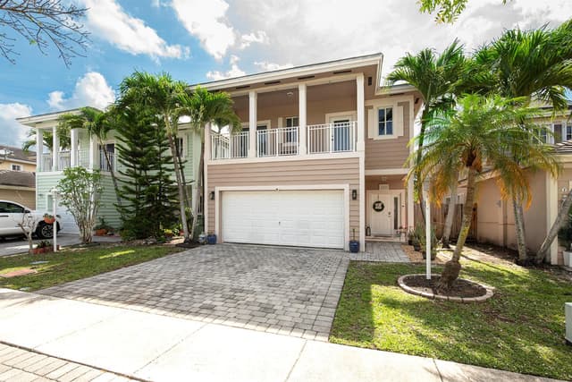 381 NE 35th Terrace, Homestead FL 33033 - Homestead, FL - Photo 2