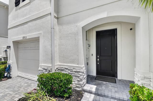 6933 N Harbours Edge Avenue, Lake Worth FL 33467 - Lake Worth, FL - Photo 4
