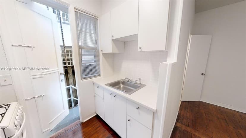 639 12 street # 3, Miami Beach FL 33139