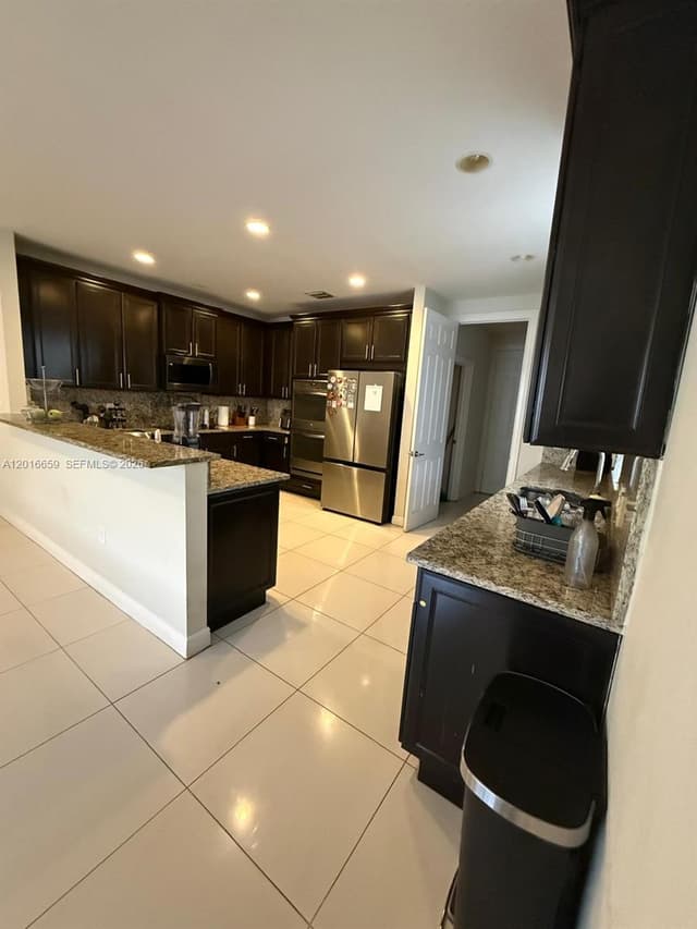 9845 NW 86th Ter, Doral FL 33178 - Doral, FL - Photo 6
