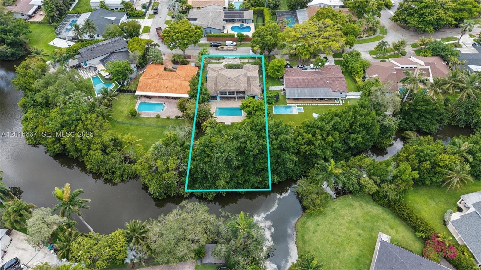20021 NE 25th Ave, Miami FL 33180