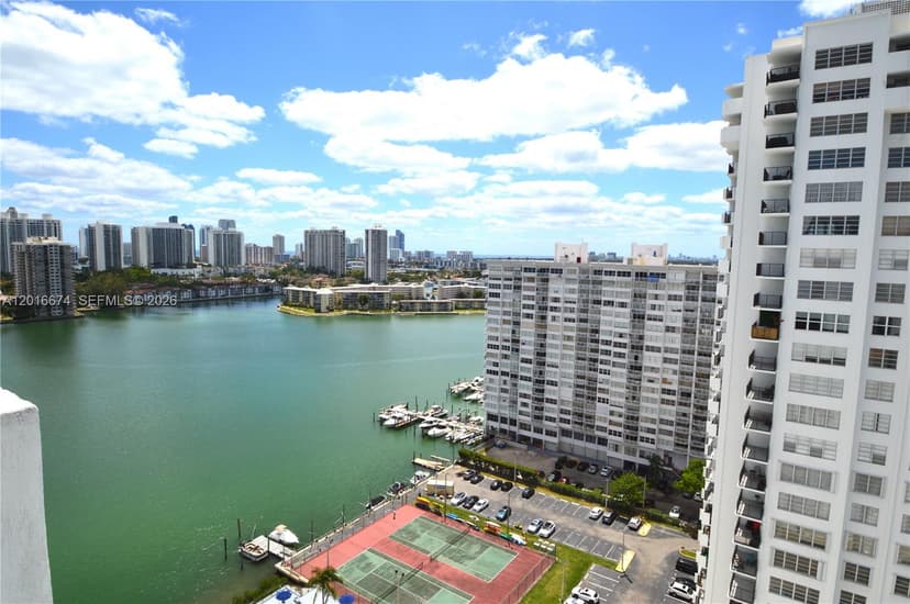 2780 NE 183rd St, Aventura FL 33160