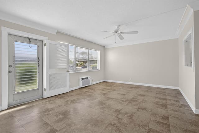 19 Hastings B, West Palm Beach FL 33417 - West Palm Beach, FL - Photo 3