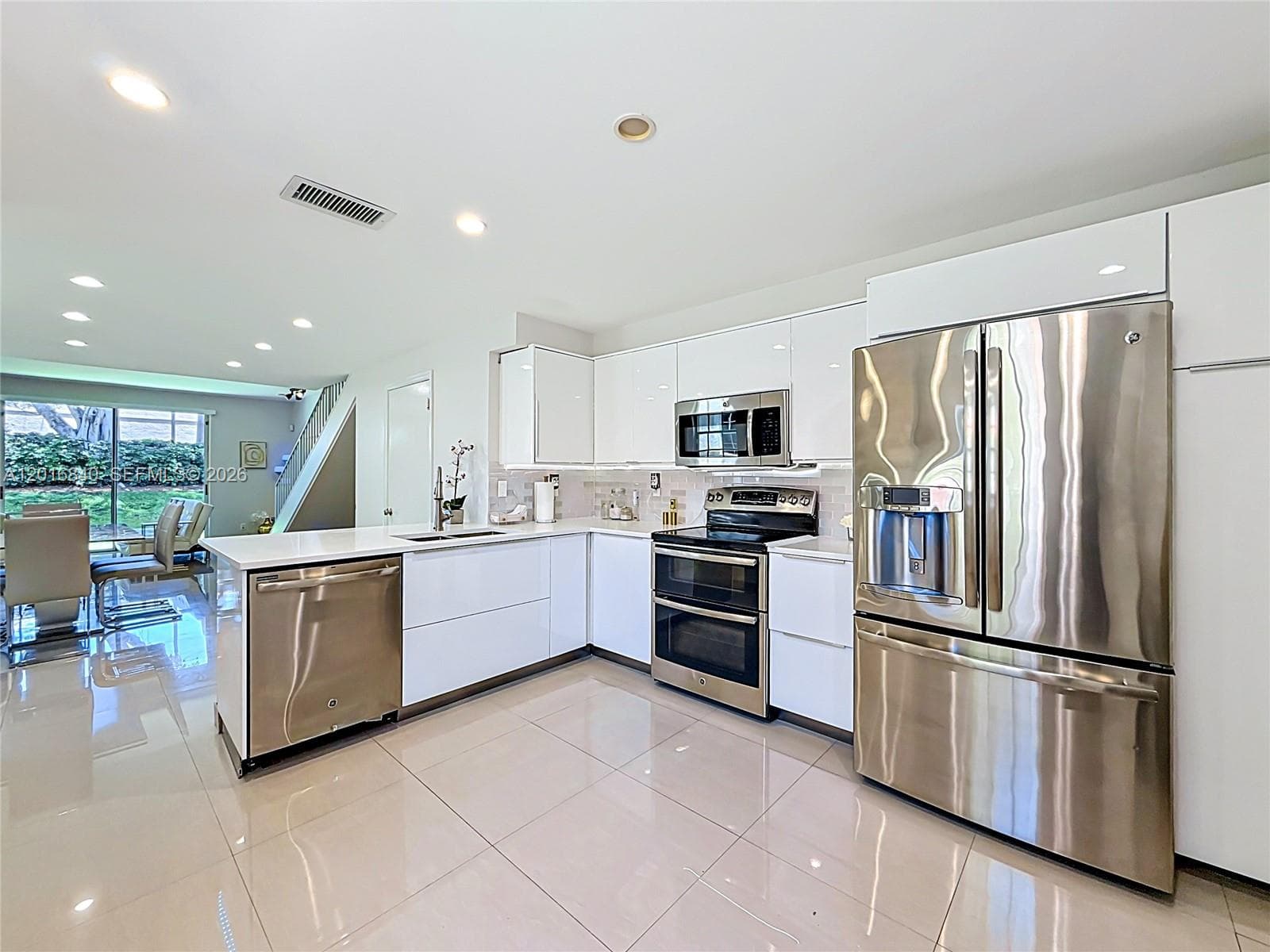 952 Sevilla Cir, Weston FL 33326