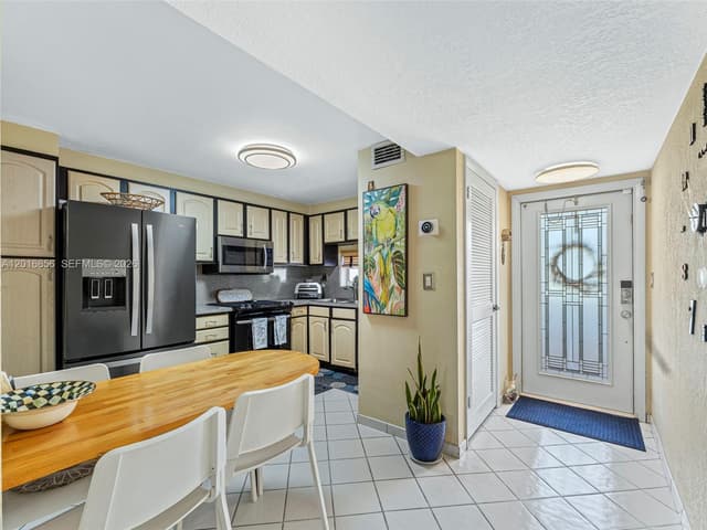9820 S Hollybrook Lake Dr # 208, Pembroke Pines FL 33025 - Pembroke Pines, FL - Photo 3