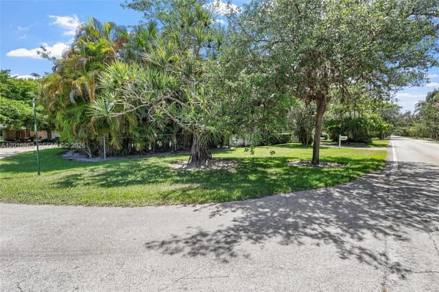7800 SW 132nd St, Pinecrest FL 33156 - Pinecrest, FL - Photo 3