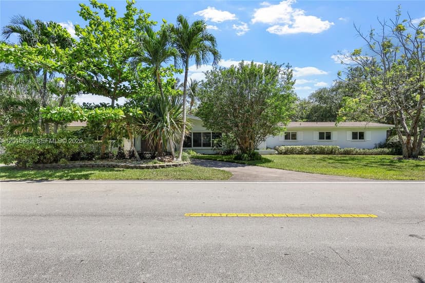 7800 SW 132nd St, Pinecrest FL 33156