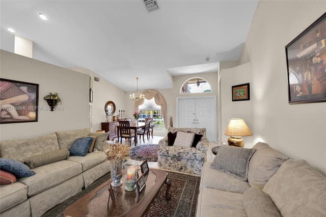 701 SW 93rd Ter, Pembroke Pines FL 33025 - Pembroke Pines, FL - Photo 6