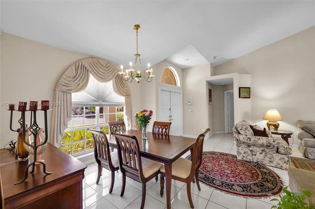 701 SW 93rd Ter, Pembroke Pines FL 33025 - Pembroke Pines, FL - Photo 7