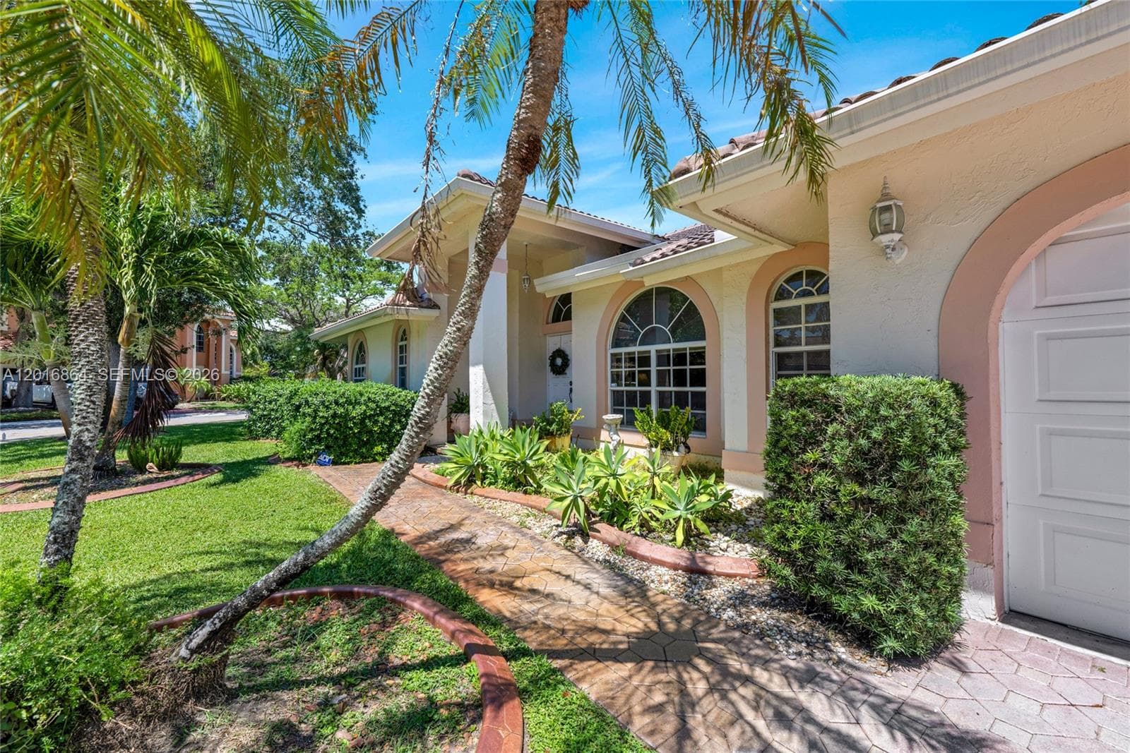 701 SW 93rd Ter, Pembroke Pines FL 33025 - Pembroke Pines, FL - Photo 1