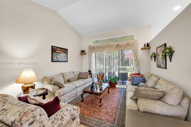 701 SW 93rd Ter, Pembroke Pines FL 33025 - Pembroke Pines, FL - Photo 5