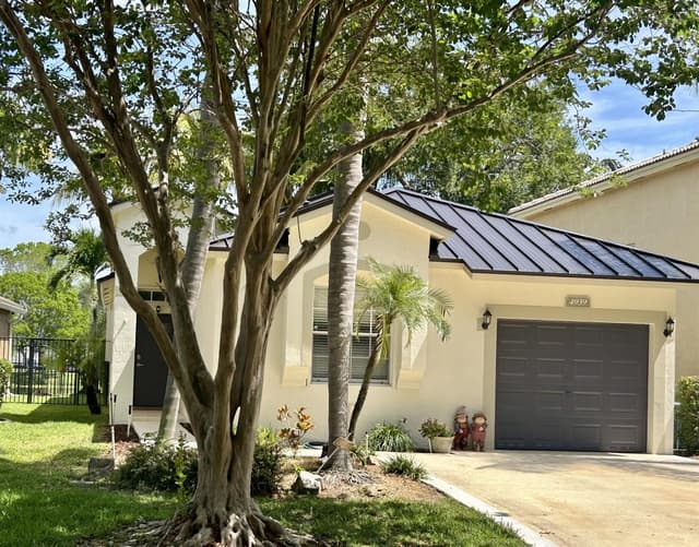 4939 Pelican Street, Coconut Creek FL 33073 - Coconut Creek, FL - Photo 2