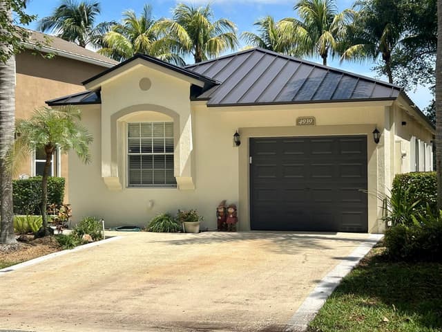 4939 Pelican Street, Coconut Creek FL 33073 - Coconut Creek, FL - Photo 3
