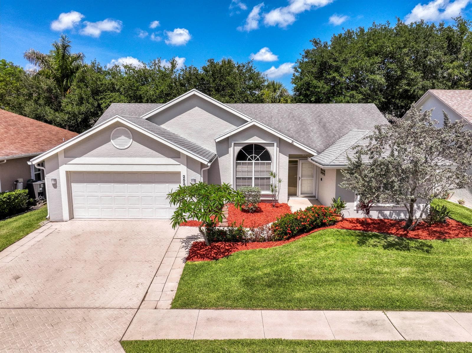 252 Moccasin Trail W, Jupiter FL 33458