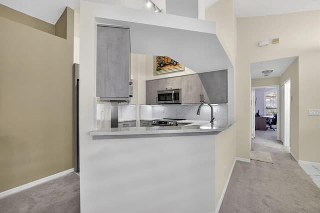 2097 Bonisle Circle, Riviera Beach FL 33418 - Riviera Beach, FL - Photo 7