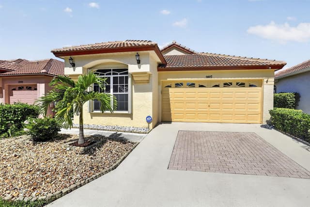 2097 Bonisle Circle, Riviera Beach FL 33418 - Riviera Beach, FL - Photo 4