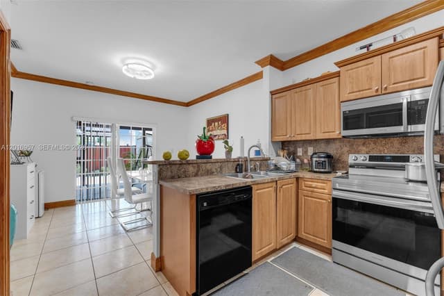 12266 SW 215th Ter, Miami FL 33177 - Miami, FL - Photo 7