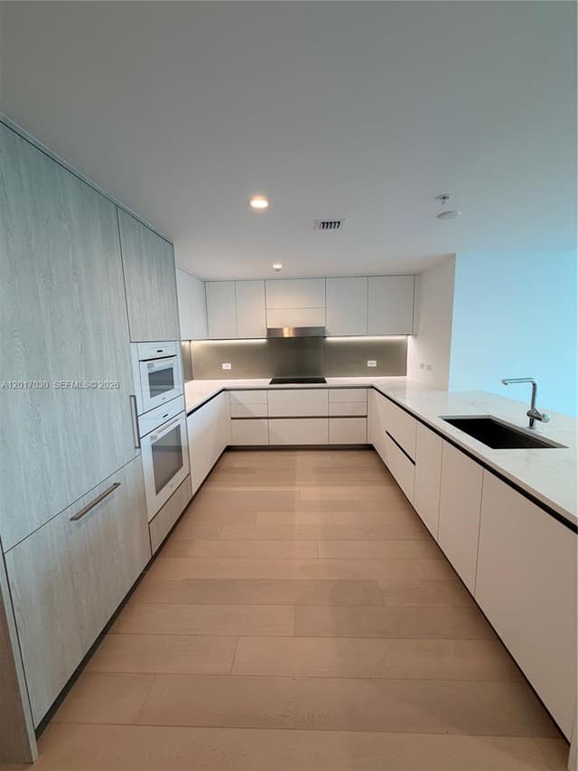 9221 E Bay Harbor Dr # 309, Bay Harbor Islands FL 33154 - Bay Harbor Islands, FL - Photo 2