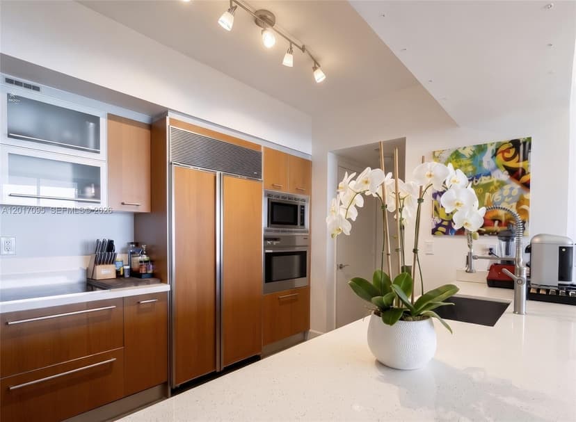 400 Alton Rd # 1709, Miami Beach FL 33139