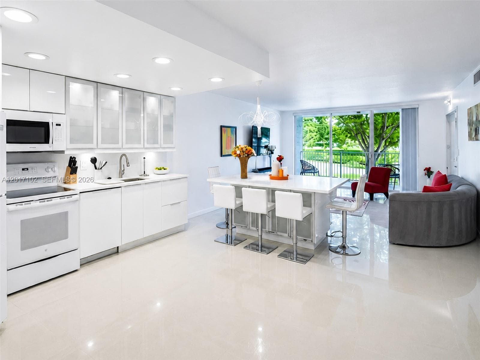 3051 S Palm Aire Dr # 201, Pompano Beach FL 33069 - Pompano Beach, FL - Photo 1
