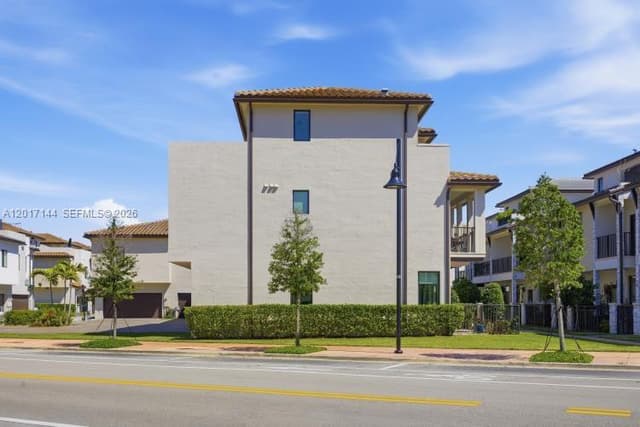 4426 83rd Pkwy, Doral FL 33166 - Doral, FL - Photo 5