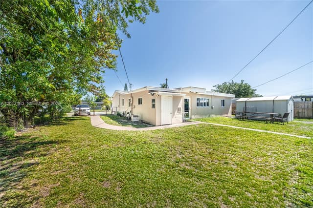 6472 Pierce St, Hollywood FL 33024 - Hollywood, FL - Photo 4