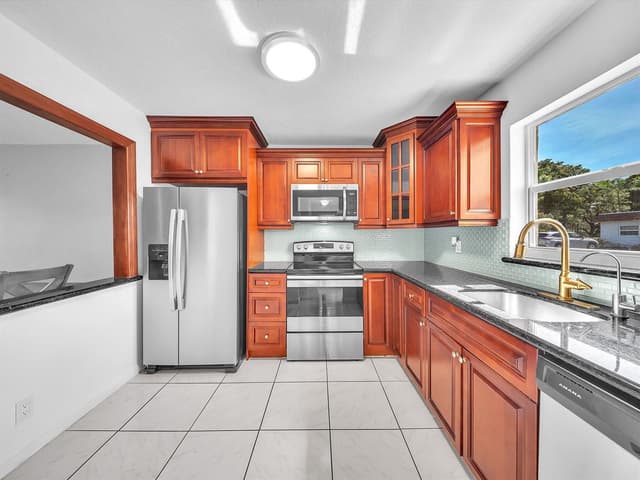 417 SW Natura Avenue # B, Deerfield Beach FL 33441 - Deerfield Beach, FL - Photo 4