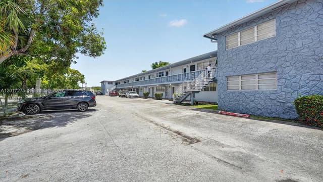 300 NE 191st St # 219, Miami FL 33179 - Miami, FL - Photo 2