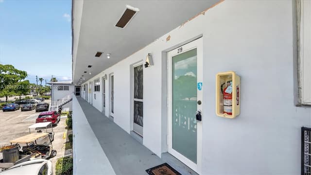 300 NE 191st St # 219, Miami FL 33179 - Miami, FL - Photo 5