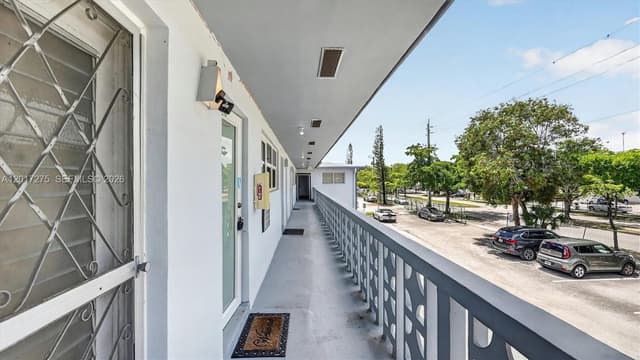 300 NE 191st St # 219, Miami FL 33179 - Miami, FL - Photo 4