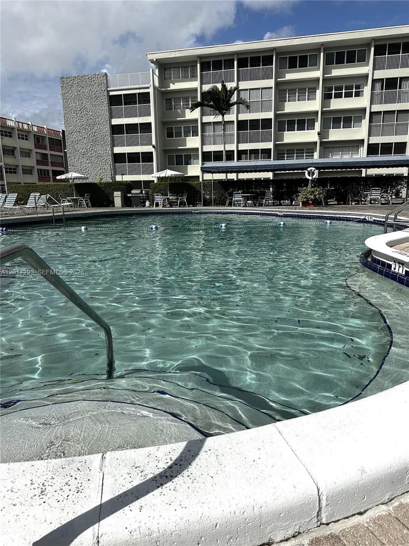 410 SE 2nd St # 415, Hallandale Beach FL 33009