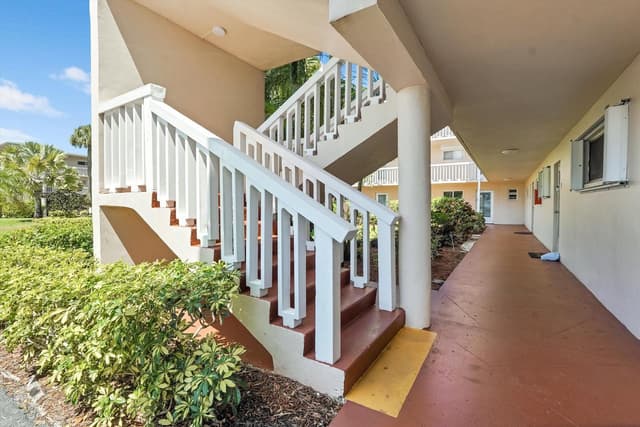 2856 S Garden Dr Drive S # 212, Lake Worth FL 33461 - Lake Worth, FL - Photo 4