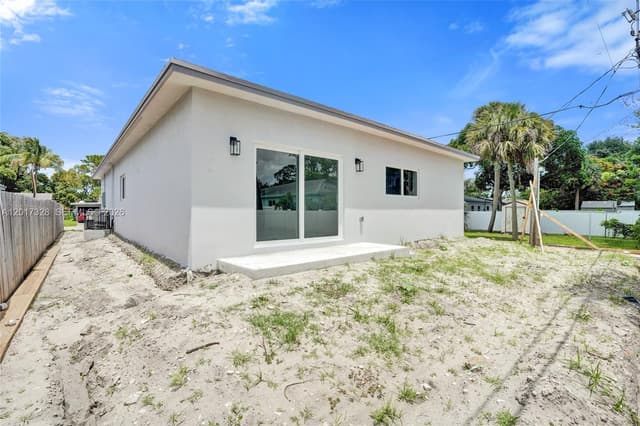 2536 NW 9th Ct, Fort Lauderdale FL 33311 - Fort Lauderdale, FL - Photo 3