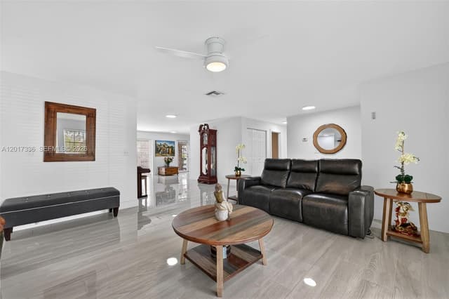 9315 SW 172nd Ter, Palmetto Bay FL 33157 - Palmetto Bay, FL - Photo 6