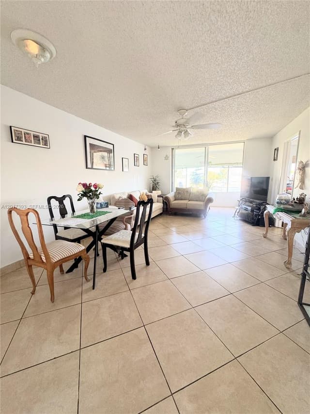 8130 Sunrise Lakes Blvd # 202, Sunrise FL 33322 - Sunrise, FL - Photo 5